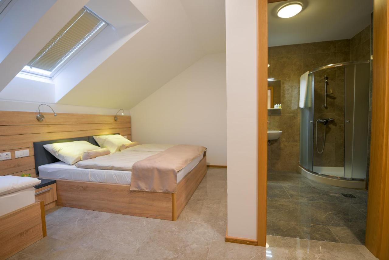 Hotel Baron Smlednik ภายนอก รูปภาพ
